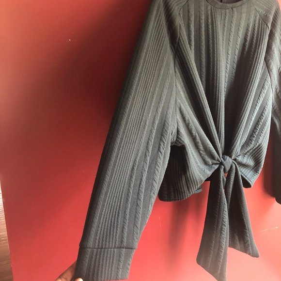 Zara Basic Crew Neck Front Tie Bow Top - Picture 6 of 9